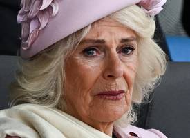 Koningin Camilla huilt openlijk en is niet de enige royal die haar emoties toont