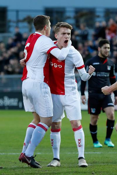 NEC vergooit de titel op De Toekomst