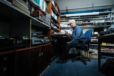 Paul uit Silvolde heeft de meest specifieke kerstzegels: ‘Ik heb ze van 163 landen’