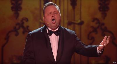 Opera-fenomeen Paul Potts pakt 'internettrol' aan na uitschakeling: ‘Jij trolt, ik reis de wereld rond’