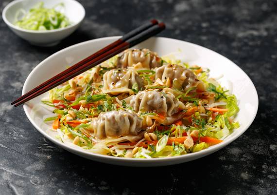 De gyozasalade is de nieuwe foodtrend en zó maak je hem zelf
