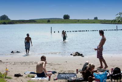 Politie: vuur stoken in uiterwaarden bij Wageningen kost 280 euro