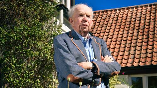 INTERVIEW. Burgemeester Lippens aan de vooravond van de grote vakantie: Iedereen is vrij om uit Knokke weg te blijven
