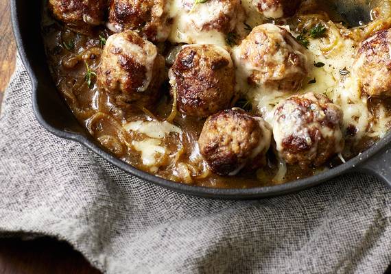 Franse gehaktballetjes met mosterd-uiensaus