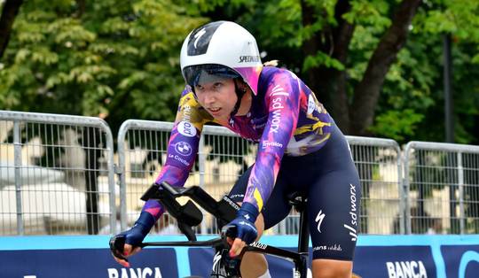 Klassementsleider Lorena Wiebes uit Giro gezet, paar uur na winst in eerste etappe