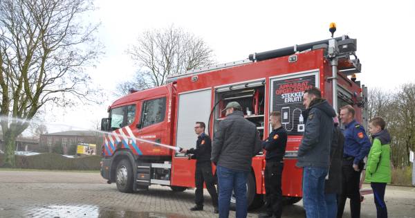 'Helden' voor Waspikse brandweer houden zich schuil .