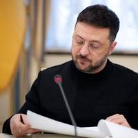 Zelensky had ‘zeer goed gesprek’ met Witkoff en Kushner • Oekraïne valt Russische raffinaderij aan met Britse raketten