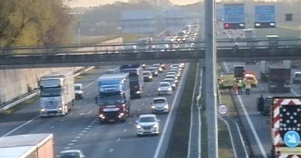 Forse vertraging op A50 na ongeluk bij Ewijk