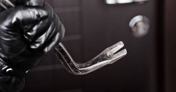 Verdachte man aangehouden voor meerdere woninginbraken in Stiphout - Eindhovens Dagblad