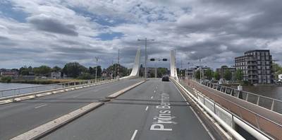 Brugongeluk Zaandam: twee zwaargewonden