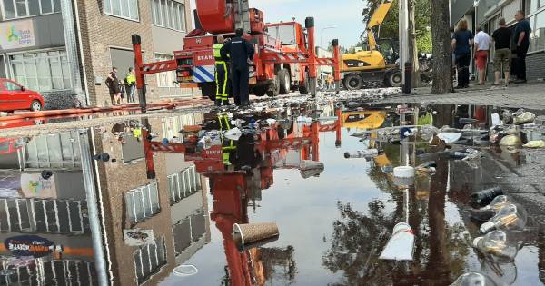 Bij de brand in de Kapitein Rondairestraat heeft de Brandweer gisteren en vandaag puik werk geleverd waardoor veel erger is voorkomen..