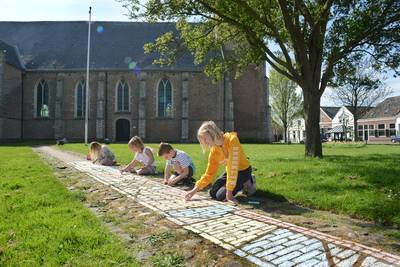 Kids krijten Mondriaan in Dreischor: ‘We gaan heel de kerk rond’