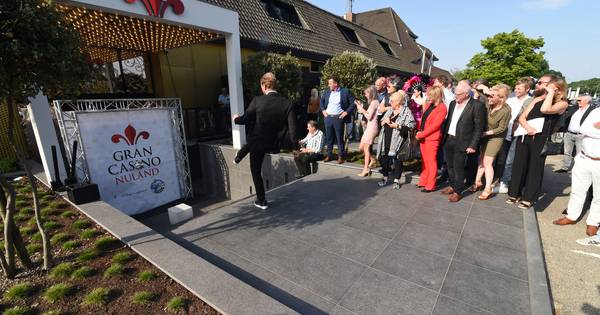 FC Den Bosch-speler schiet Casino Nuland officieel open