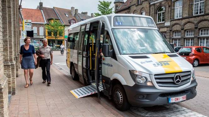 Taxibestuurders springen bij als het te druk wordt op de Veurnse belbus