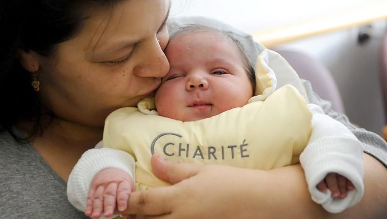 Duitse 240 Kilo Bevalt Van Baby Van 6 Kilo Trouw