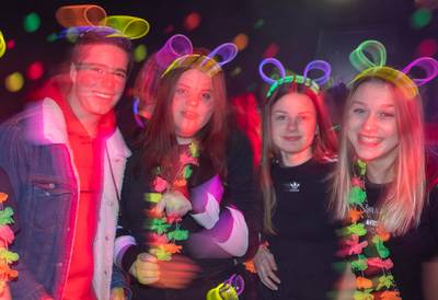 Gratis neonparty voor Edese jongeren