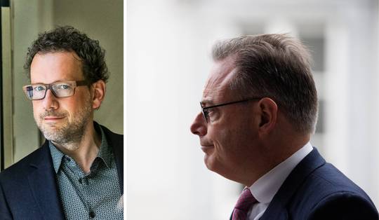 Kennelijk was het allemaal nog niet dramatisch genoeg, want de premier zag ook nog een ‘wall of darkness’ opdoemen