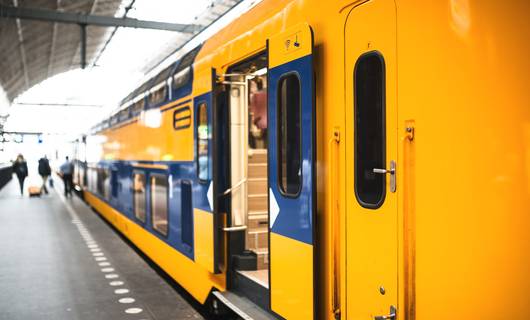 Goed om te weten: binnenkort kun je met je bankpas inchecken bij de trein