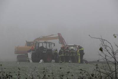 Vader (55) overlijdt onder door zoon bestuurde trekker in Laren