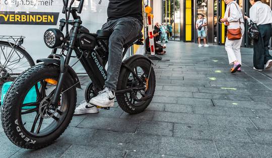 ‘Een nieuwe elektrische fiets kost drie keer zoveel’: waarom de controversiële fatbike aan populariteit wint