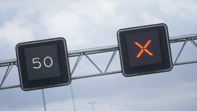 Bus met pech zorgt voor lange file op A12