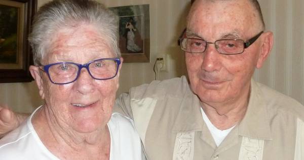 65 Jaar Gelukkig Getrouwd Zijn Blikken Zeggen Alles Zij Is Het Luisterend Oor Den Bosch Vught Bd Nl