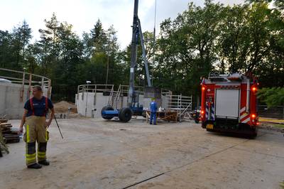 Man (23) gewond na val in metersdiep bassin in Apeldoorn