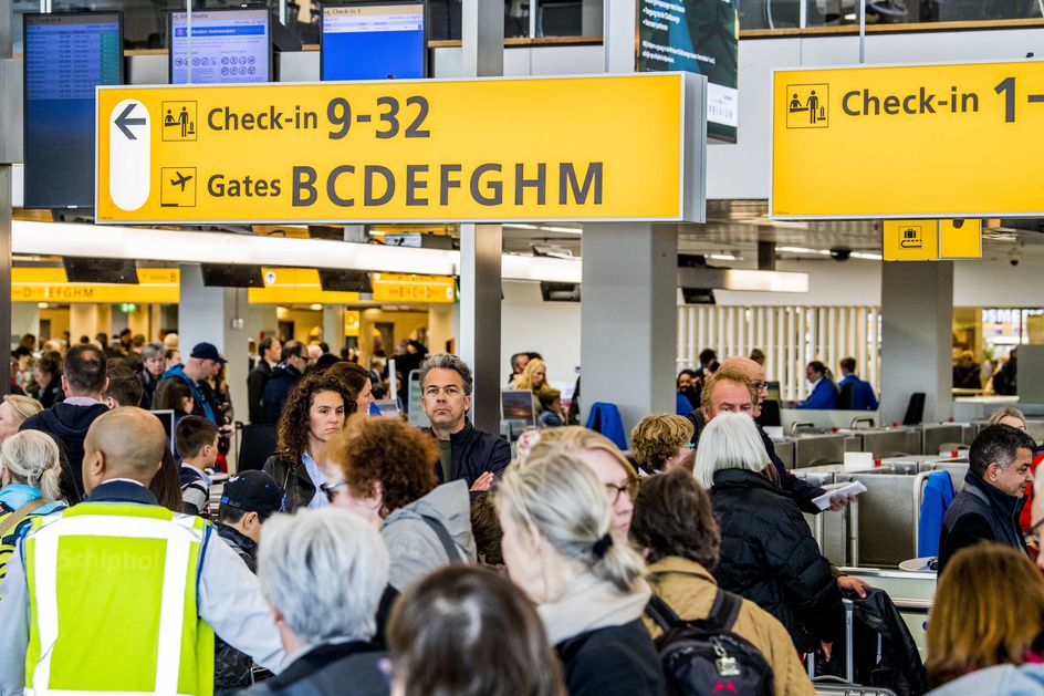 Piekdagen? Drukte is tegenwoordig normaal op Schiphol | TROUW