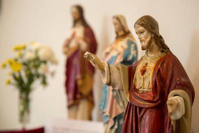 Priesters geschorst na meldingen van misbruik