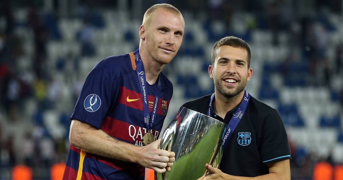 Jordi Alba net op tijd fit om met Barcelona competitie in ...