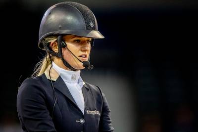 Britt Dekker moest NK Dressuur laten lopen: ‘Mijn paard is geblesseerd’