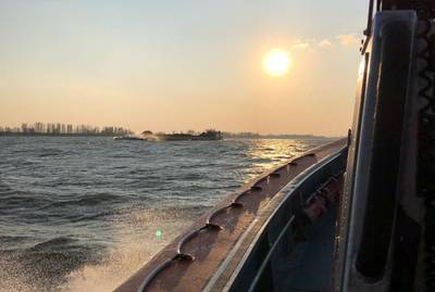 Visser brengt noodgedwongen ijskoude nacht door in de Biesbosch