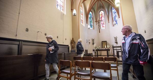 Dichte deuren van klooster Zenderen heel even van het slot