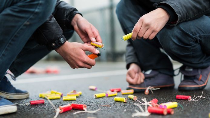 Jongen 12 Raakt Hand Kwijt Door Vuurwerk Binnenland Ad Nl