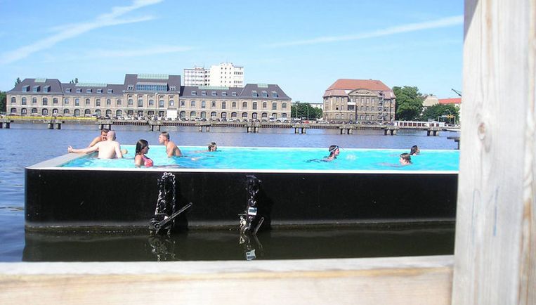 Onderzoek Naar Zwembad In De Amstel Het Parool