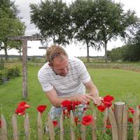 Zó zet boer Tom lieveheersbeestjes in tegen luizen