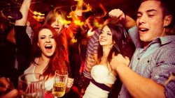 Waarom historisch hoog alcoholmisbruik bij jongeren ons zorgen moet baren: schets van hun toekomstbeeld 