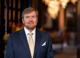 Willem-Alexander trok ooit iemand aan zijn oren de trap af