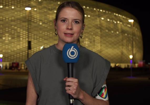 Dochter van Linda de Mol geprezen voor dragen van omstreden OneLove-band
