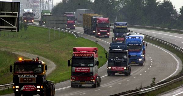 Geluidsschermen langs A17 bij Standdaarbuiten