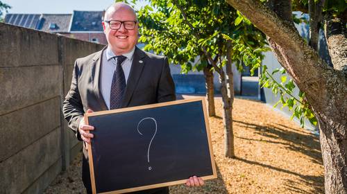 Topman vakbond spreekt Ben Weyts tegen: “Scholen kunnen wél nog sluiten”