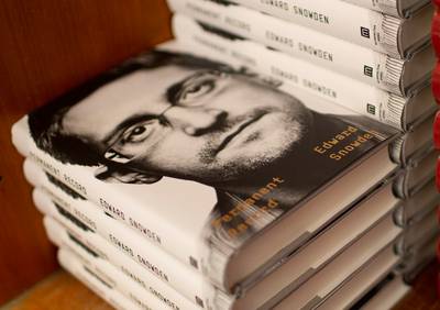 Klokkenluider Snowden door VS aangeklaagd om boek