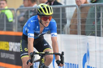 Adam Yates wint koninginnenrit Catalonië, Kruijswijk verliest halve minuut