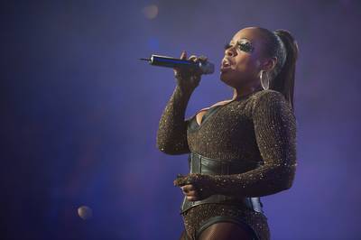 Zing mee met de ultieme gaysongs