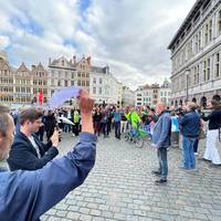 Is er nog vrijheid om te betogen? Activist krijgt Gas-boete tijdens protest en stapt naar de rechter