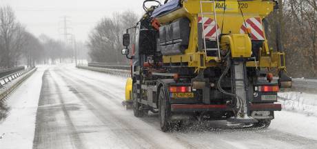 Nederland ontwaakt na vlokdown: code geel voor gladheid oostelijke helft, meerdere ongelukken