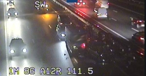 24 kilometer file op A12 naar Utrecht in ochtendspits vol ongelukken.