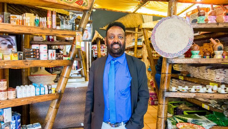 Eritrees Shoppen In A Dam Maak Niet Zelf De Injera Het Parool