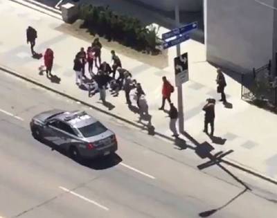 Bestelwagen rijdt in op voetgangers Toronto: 'meerdere doden'