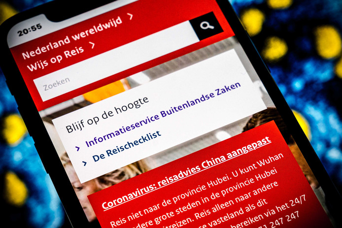 De website van de Rijksoverheid waarop gewaarschuwd wordt niet af te reizen naar China. Aangeraden wordt de provincie Hubei, waar de stad Wuhan ligt, helemaal te mijden. Voor de rest van China luidt het advies: reis er alleen heen indien noodzakelijk.